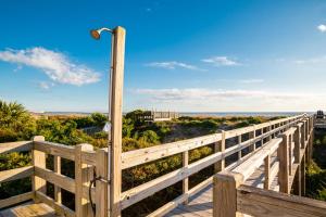 Fotografie z fotogalerie ubytování Caswell Cabana by Oak Island Accommodations v destinaci Caswell Beach