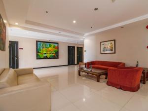 Istumisnurk majutusasutuses Main Hotel & Suites