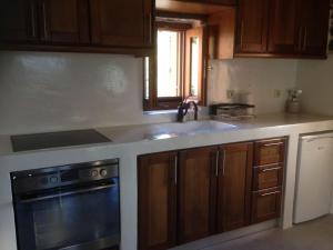 Gallery image of Loutra Olive Garden Stone House #3 in Mandrakion