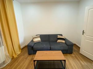 Posedenie v ubytovaní RDC Cozy Central Flat/Free Parking