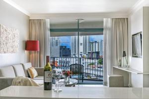 Istumisnurk majutusasutuses Bird's Eye Views from Chic Harbourside Abode