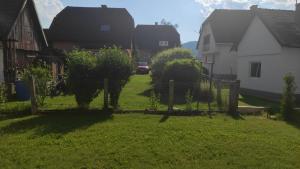 Sonnendorf Öblarn外面的花园
