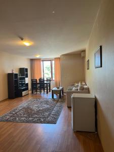 Kuchyň nebo kuchyňský kout v ubytování Two bedroom apartment 5 minutes from the beach + 8 fotografií