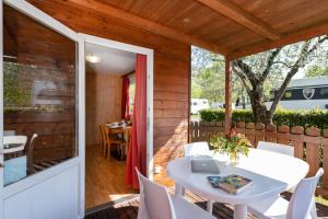 Αίθριο ή υπαίθριος χώρος στο Camping Brione
