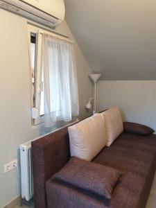 A seating area at Silver Zsóry Apartman