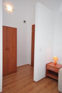 Posteľ alebo postele v izbe v ubytovaní Apartment Njivice 5458b