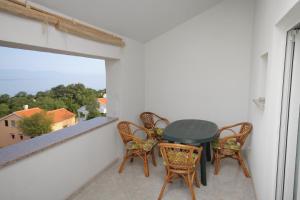 Balkón alebo terasa v ubytovaní Apartment Njivice 5458e