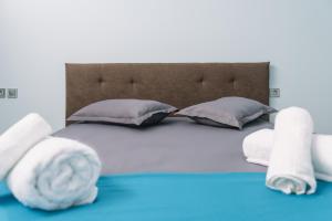 Łóżko lub łóżka w pokoju w obiekcie Dream Apartment "self check in"