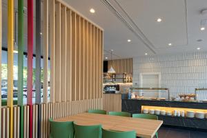 Restauracja lub miejsce do jedzenia w obiekcie DWO Colours Alcalá