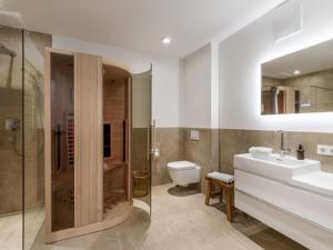 Koupelna v ubytování Apartment Hideaway - Stylisch, ruhig, Topausstattung, Infrarotsauna, Dachterrasse