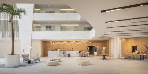Aminess Laurel Khalani Hotel的休息区