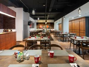 Nhà hàng/khu ăn uống khác tại Hotel Neo Gading Solo