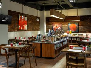 Nhà hàng/khu ăn uống khác tại Hotel Neo Gading Solo