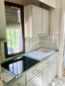 Kuchyň nebo kuchyňský kout v ubytování Belle maison avec jardin à 1mn de la plage
