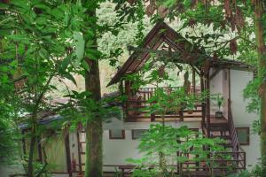 a tree house in the middle of the forest at Rupa Rupa High Jungle Eco B&B in Machu Picchu