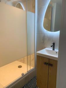 Afbeelding uit fotogalerij van Rue Marceau Cogolin in Cogolin +11 foto's