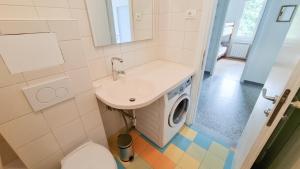 Kúpeľňa v ubytovaní Opatija 10 Apartment with parking, 300m to the sea