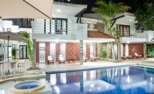 Bassein majutusasutuses Santorini Villas Santa Marta või selle lähedal