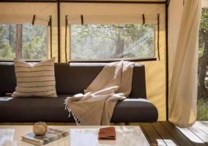 AutoCamp Cape Cod的休息区