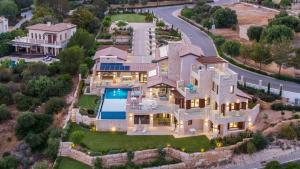 Villa Elea, New Deluxe Golf Villa at Aphrodite Hills - 6 Bedrooms, 7 Bathrooms с высоты птичьего полета