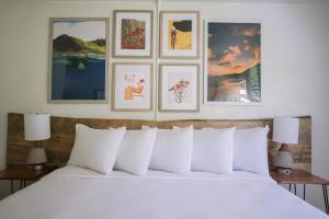 Ένα ή περισσότερα κρεβάτια σε δωμάτιο στο SCP Hilo Hotel