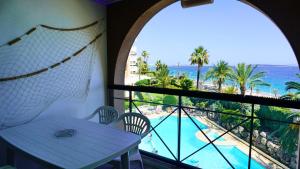 Zdjęcie z galerii obiektu Appartement 365, 4 personnes, vue mer By Palmazur w Cannes