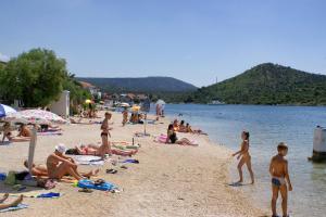 Fotografie z fotogalerie ubytování Seaside holiday house Zatoglav, Rogoznica - 13895 v Rogoznici