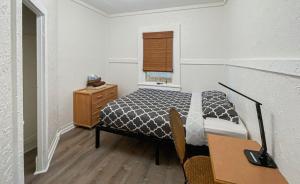 Katil atau katil-katil dalam bilik di Howzit Hostels