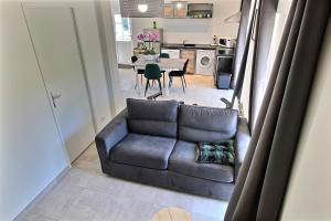 Köök või kööginurk majutusasutuses Apt type 3 en Duplex sur EVIAN les Bains vue lac