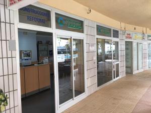 Kuchyňa alebo kuchynka v ubytovaní SERVICE APART LAZARO - Apartamentos Aguamarina 42