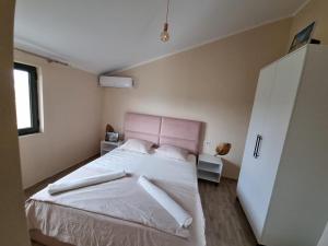 Postel nebo postele na pokoji v ubytování Ballkan B&B 1