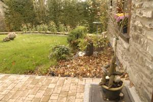 Aed väljaspool majutusasutust Le Clos Arboré (Gîte)