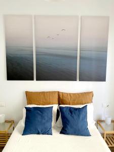 Posteľ alebo postele v izbe v ubytovaní Beachfront two-bedroom apartment in Fuengirola