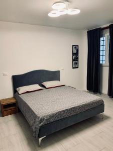 Katil atau katil-katil dalam bilik di new apartment 2 minute from the port