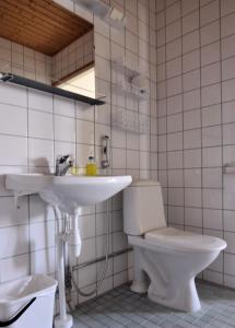 Kylpyhuone majoituspaikassa Lomamaja Pekonen Apartments