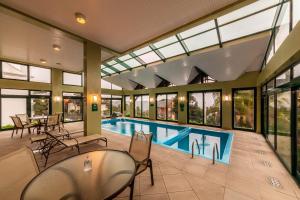 Bazén v ubytování Hotel Laghetto Toscana nebo v jeho okolí + 51 fotografií