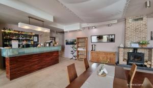 Ο χώρος του lounge ή του μπαρ στο Vertigo Narie