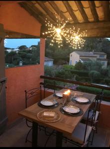 Balkon lub taras w obiekcie MAKE A WISH - VIEW SEA - beach on foot 5 minutes