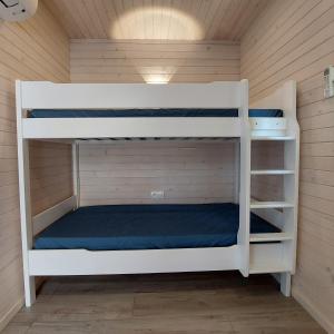 - 2 lits superposés dans une chambre avec plafond dans l'établissement Lodge avec vue imprenable !, à Vingrau
