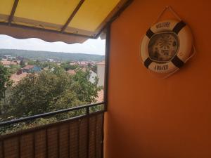 Un balcón o terraza en Apartman Stanimirović