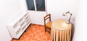 Fotografia z galérie ubytovania Room in Malaga Center, Homestay "Window to Road" - Habitación en Apartamento, Ventana a la careterra! v destinácii Málaga