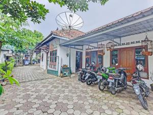 Gallery image of SPOT ON 91372 Wisma Bulin in Purwokerto