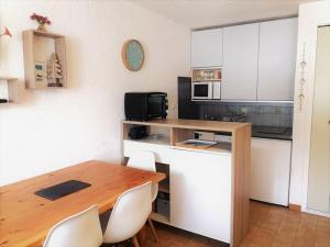 Kuchyňa alebo kuchynka v ubytovaní appartement 4personnes à saint lary soulan