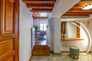 ミコノス・シティにあるFloral Villa with marvelous view to Mykonos townのギャラリーの写真