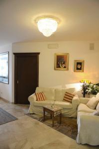 A seating area at Hotel Mazzoleni