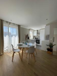 Η κουζίνα ή μικρή κουζίνα στο Charmant logement aux portes de Paris - STADE DE FRANCE - 12 min à pied