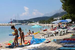 Fotografia z galérie ubytovania Apartments by the sea Tucepi, Makarska - 16037 v Tučepi