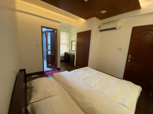 Gallery image of Luxury 3 Room Apartment by Oboe in Male City