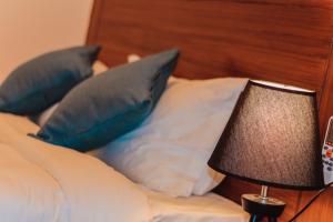 Letto o letti in una camera di Kathmandu Aagantuk Hotel