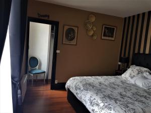Posteľ alebo postele v izbe v ubytovaní Le Bon'Aparte - Hypercentre de Fontainebleau